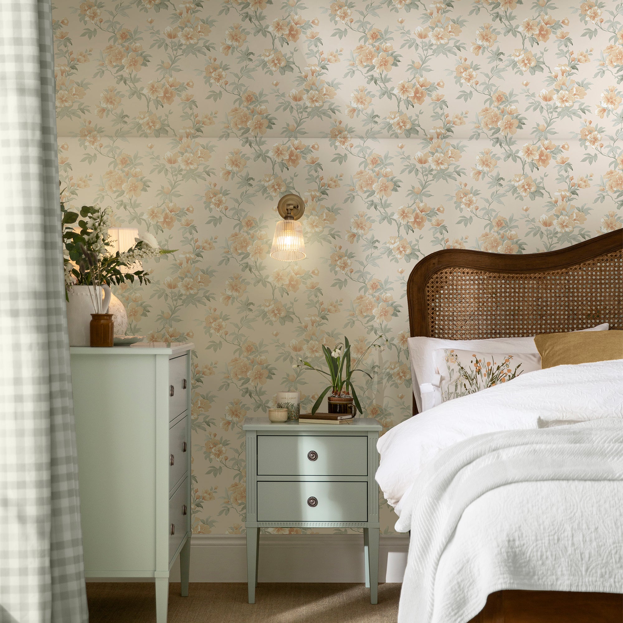 Laura Ashley Rosamund Behang - Bloemen - 10mx52cm - Geel