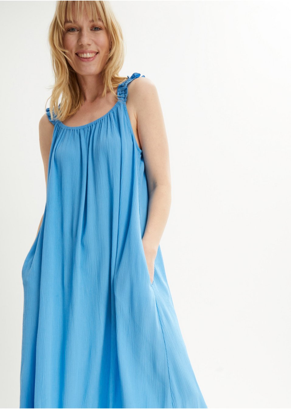 Robe en viscose froissée avec poches
