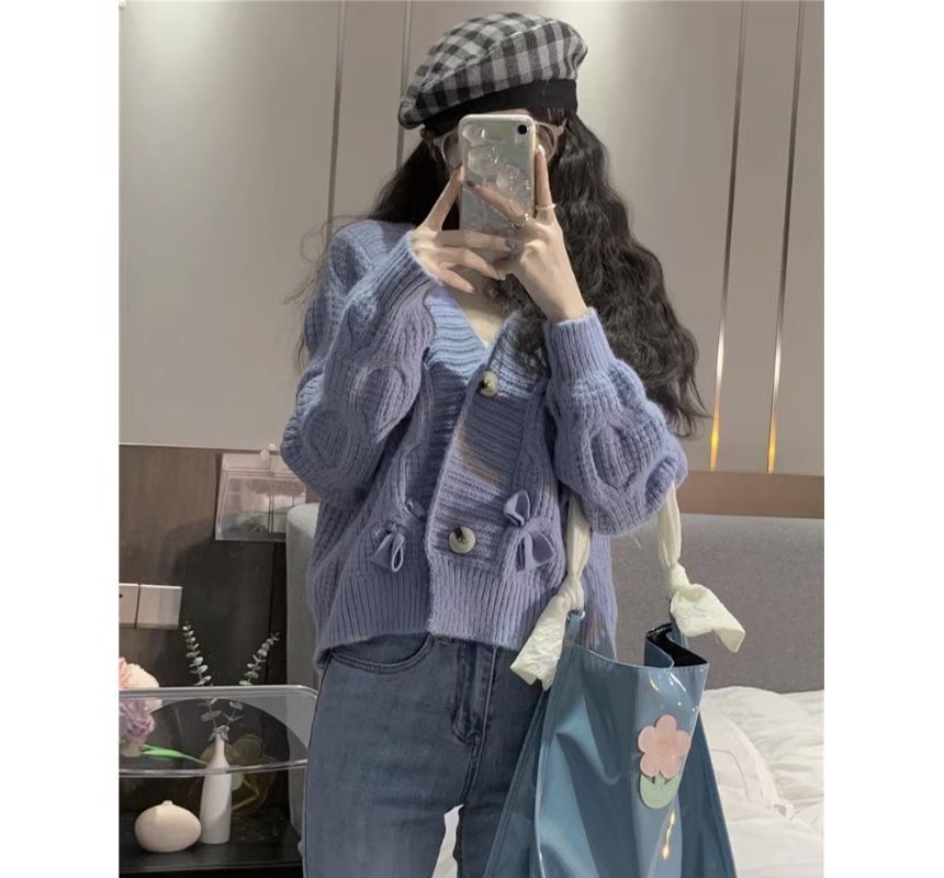 Malrowe - V-hals effen cardigan met strik en knoopjes
