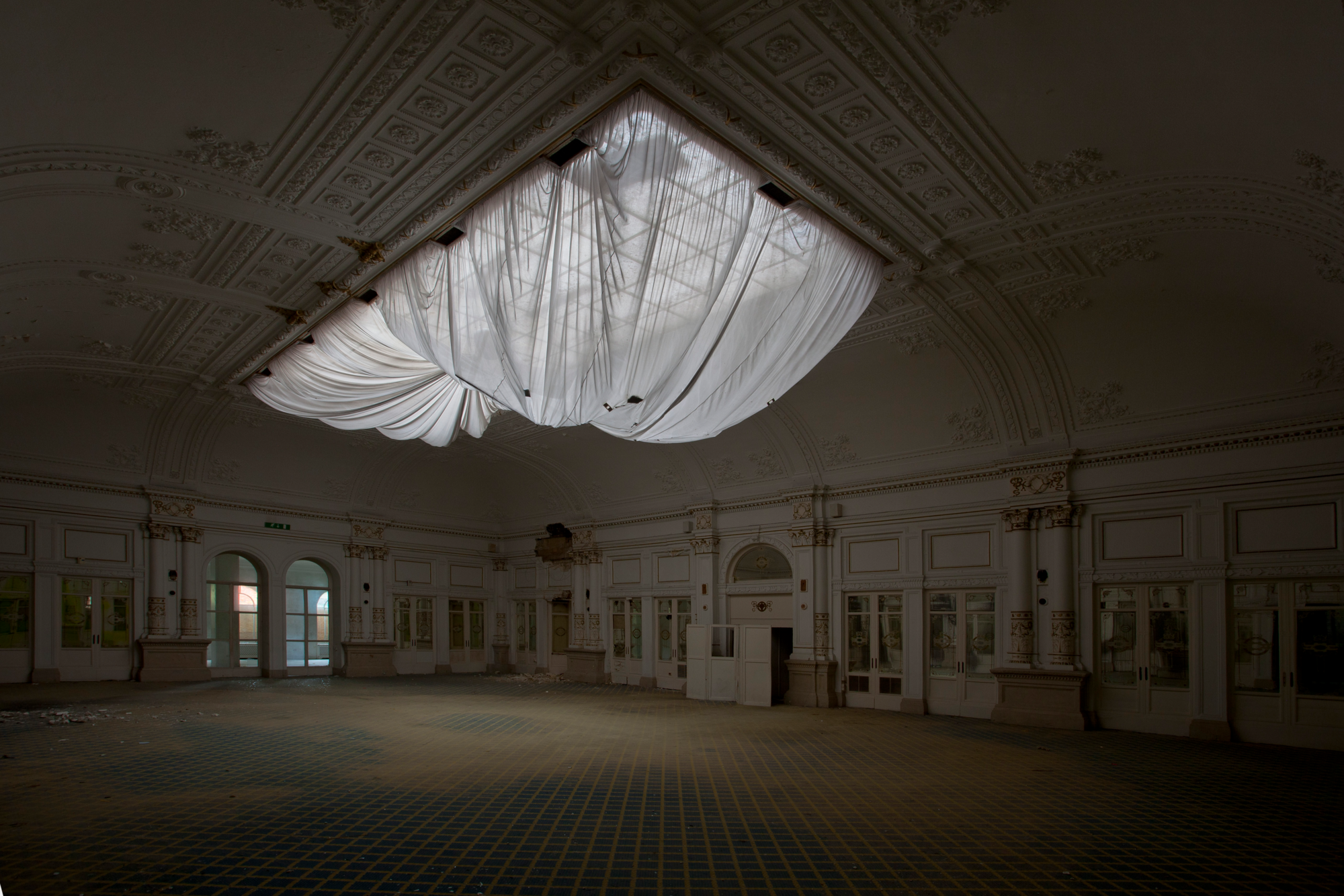 Foto op plexiglas Ballroom 120 x 80 cm