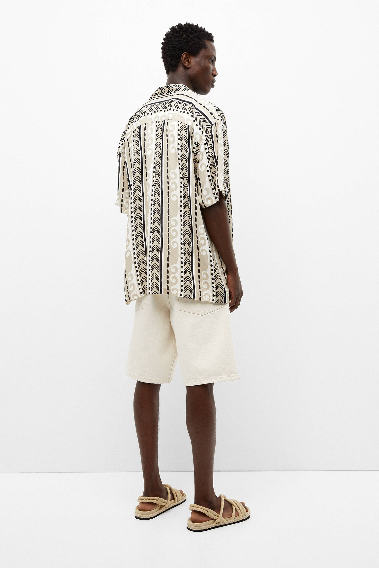 CAMISA COM ESTAMPA DE ONDAS - OFF WHITE