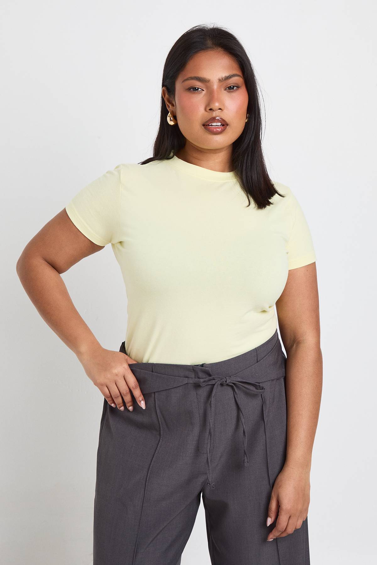 boohoo Haut Ajusté Basique À Manches Courtes Et Coupe Longue Plus