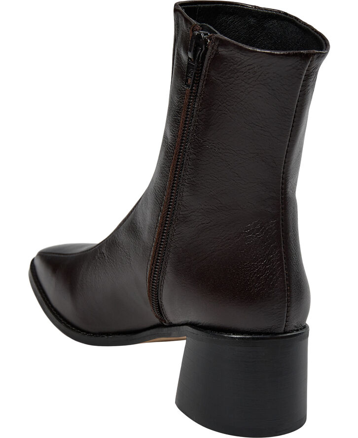 Shoe Biz Pega Dark brown