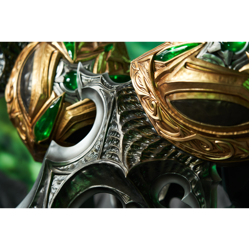 World of Warcraft- Warglaive of Azzinoth 2 units Replicas Scale 1/1 Bundle With Mount
