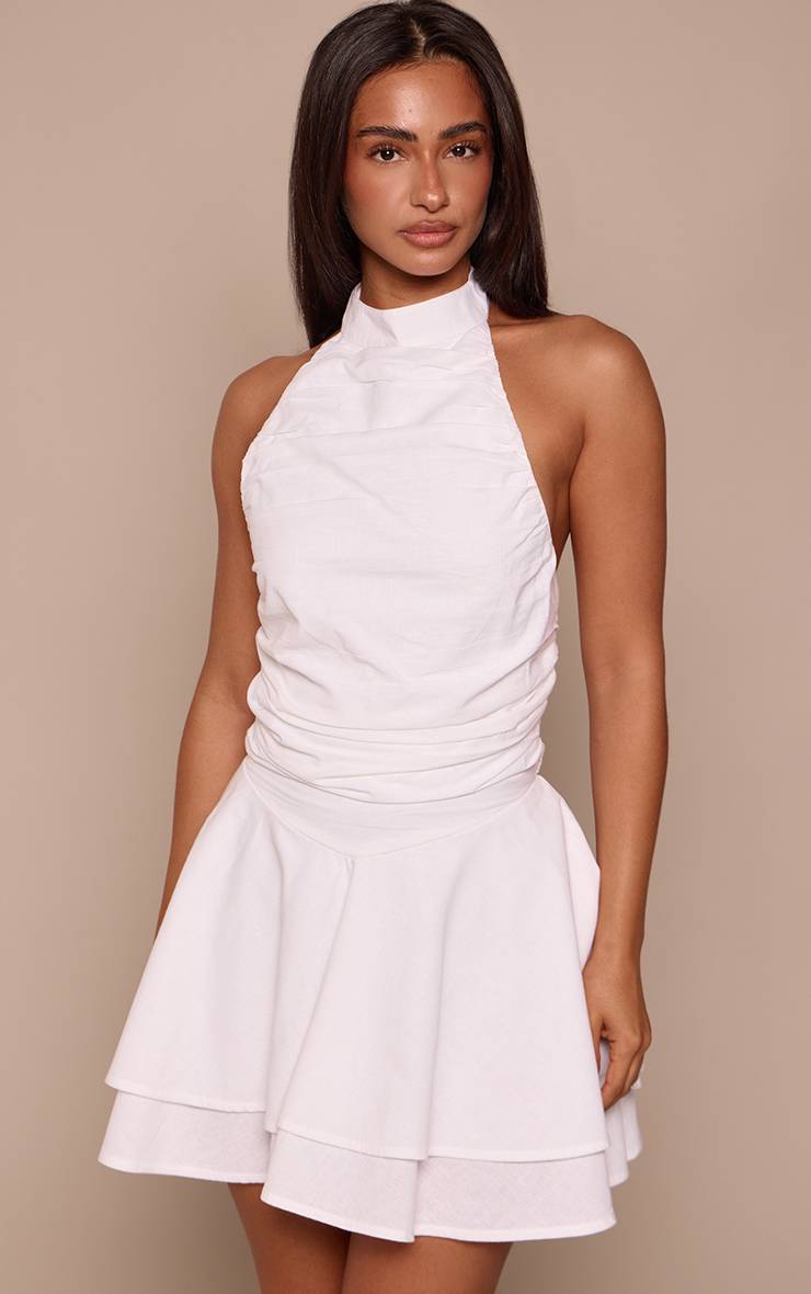 Blanc Robe Courte Petite À Col Licou En Lin Avec Ourlet Fluide