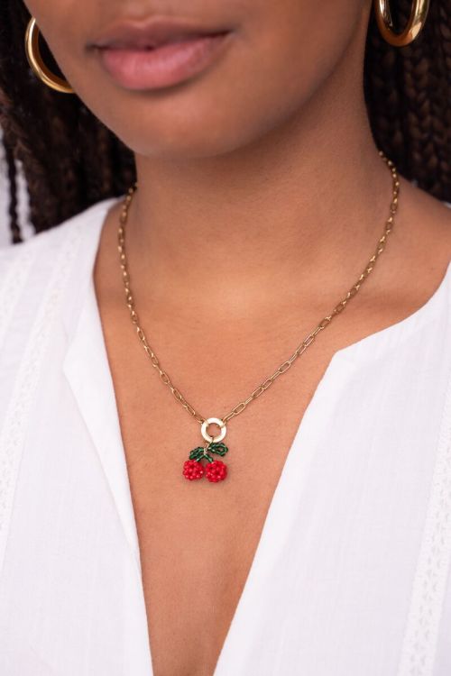 Ketting met rode kralen cherry