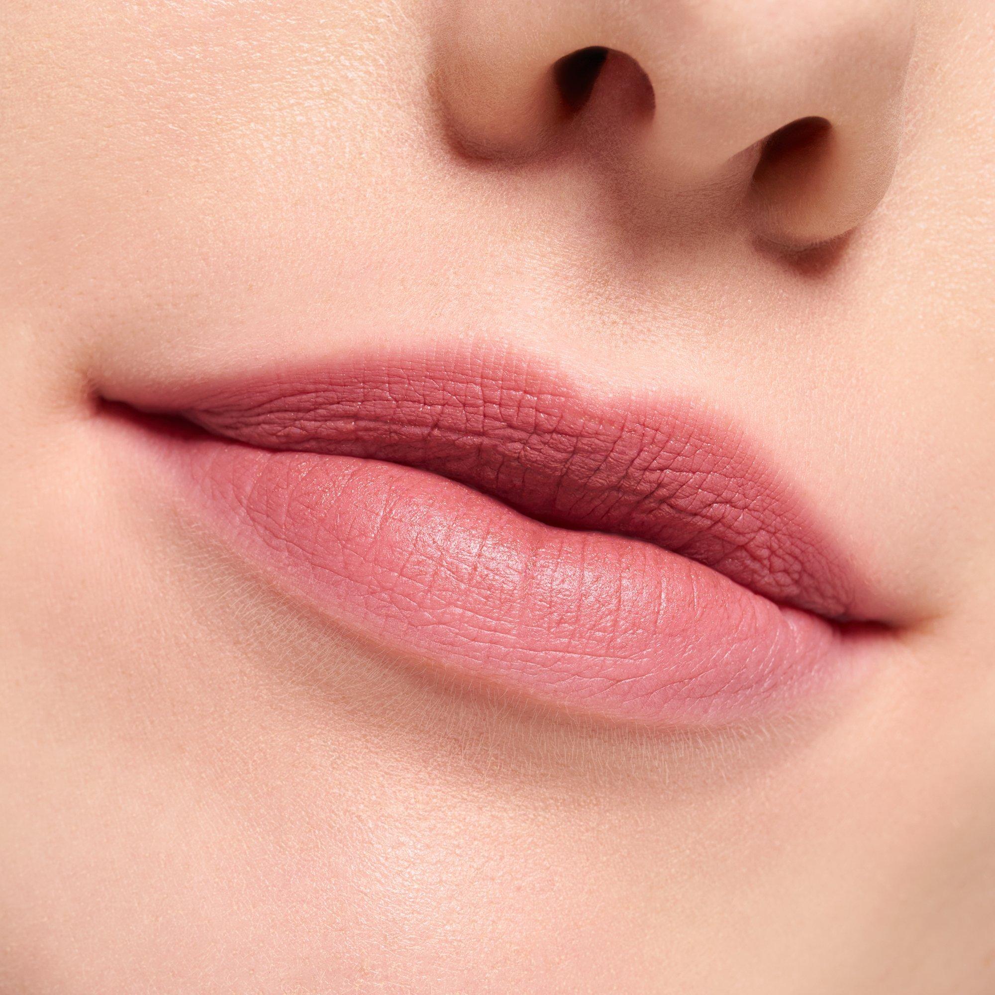 BLUR soufflé matte lip cream