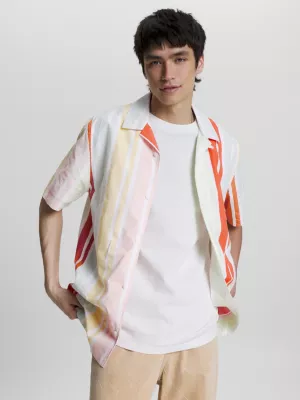 Camisa listrada de manga curta com modelagem relaxada