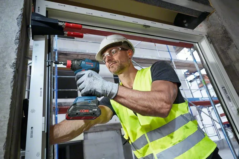BOSCH COMBI-KIT 3 OUTILS 18V : GSB 18V-45 + GDX 18V-200 + GWS 18V-7 + 2 BATTERIES 5,0 AH + GAL 18V-40 + SAC M (C) PROFESSIONAL