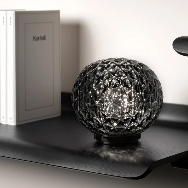 Kartell - Mini Planet LED Akkuleuchte, rauchgrau