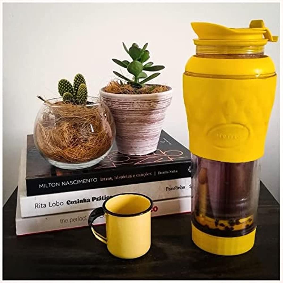 Cafeteira Port&aacute;til Pressca 350 ml, com isolamento t&eacute;rmico. Filtro reutiliz&aacute;vel de inox. Infusora de ch&aacute; manual. Livre de BPA. 22 cm de altura.