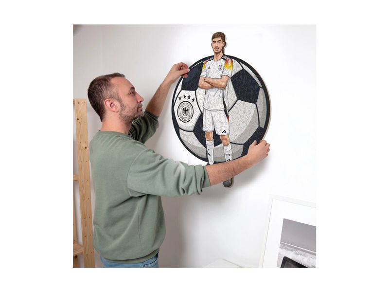 Iconic Puzzle Kai Havertz (Deutsche Nationalmanschaft) Offiziell lizenziertes Holzpuzzle, Grösse L