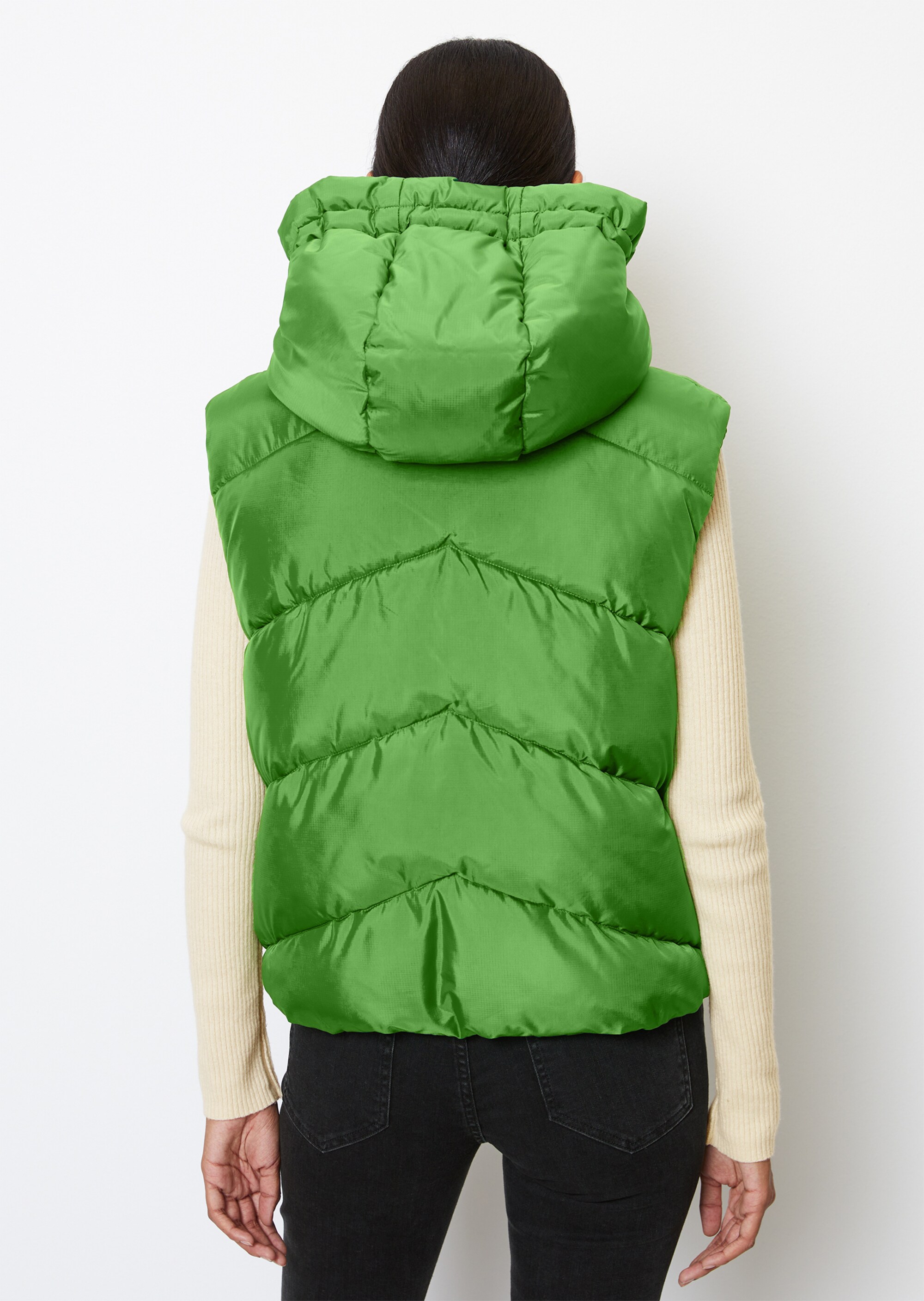 Pufferweste regular mit recycelten Materialien