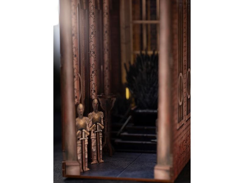 Revell Bausatz Iron Throne Dragon House Zauberhafte Miniaturwelt mit LED-Beleuchtung für Ihr Bücherregal