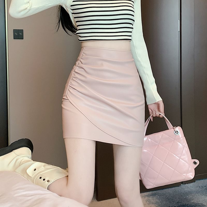 Kira Kira - Hoge taille asymmetrische imitatieleren mini-kokerrok