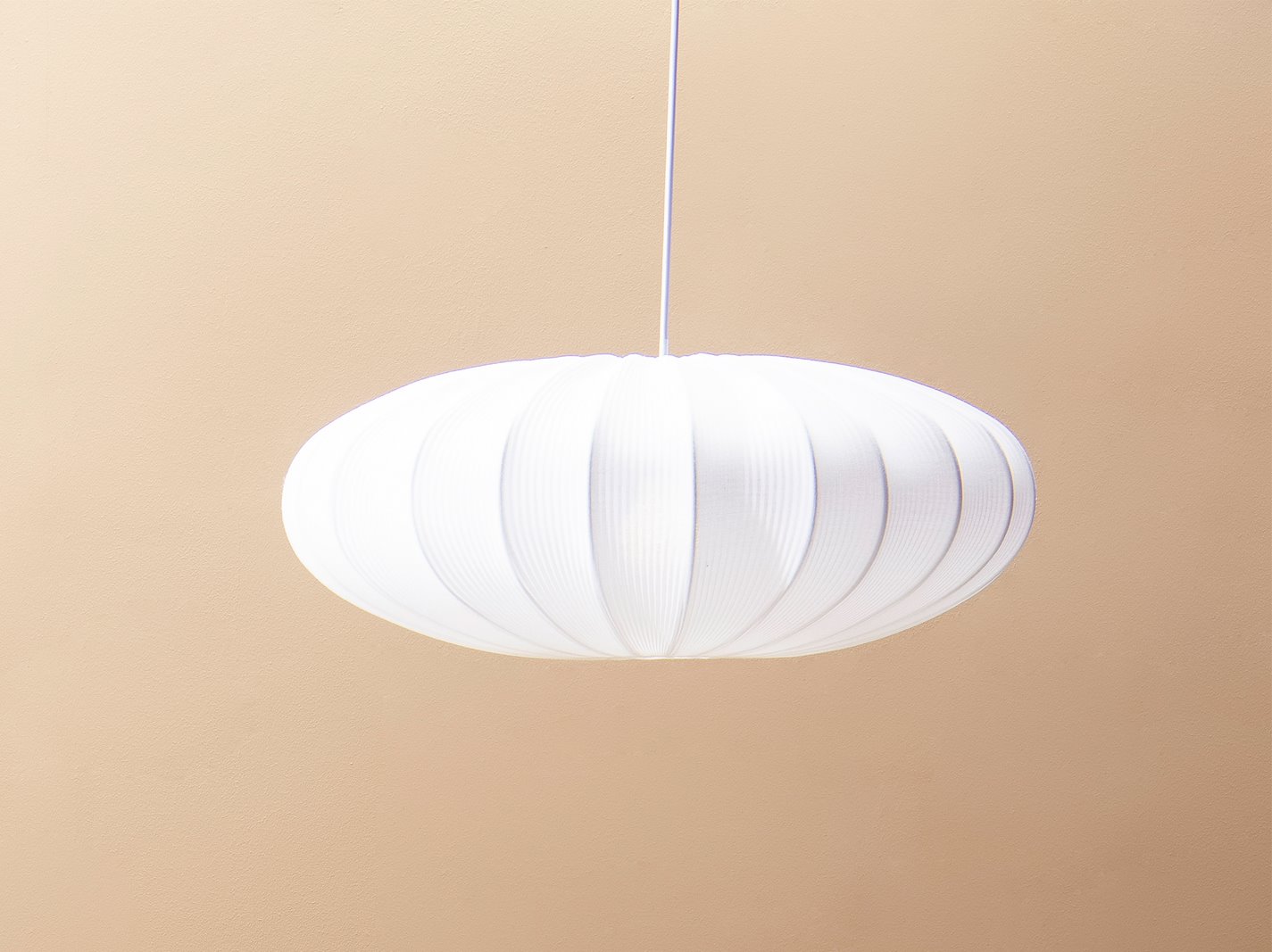 Mamsell taklampe Hvit taklampe med tekstilskjerm