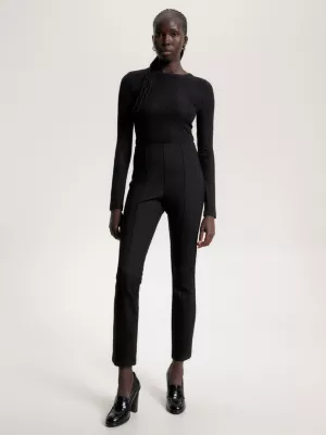 Calças de malha elegantes com corte slim.