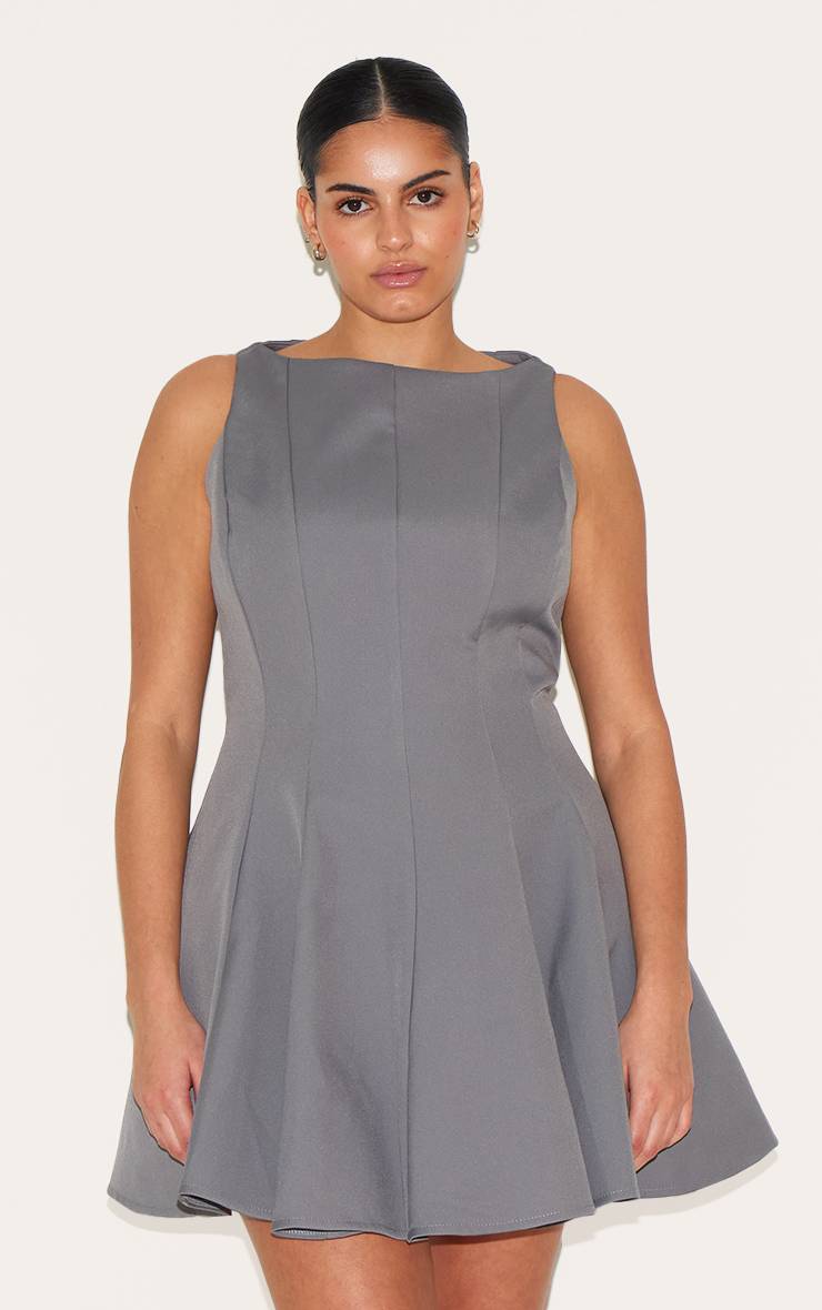 Charbon Robe Droite Grande Taille En Tissu Tissé Plissé À Encolure Oblique