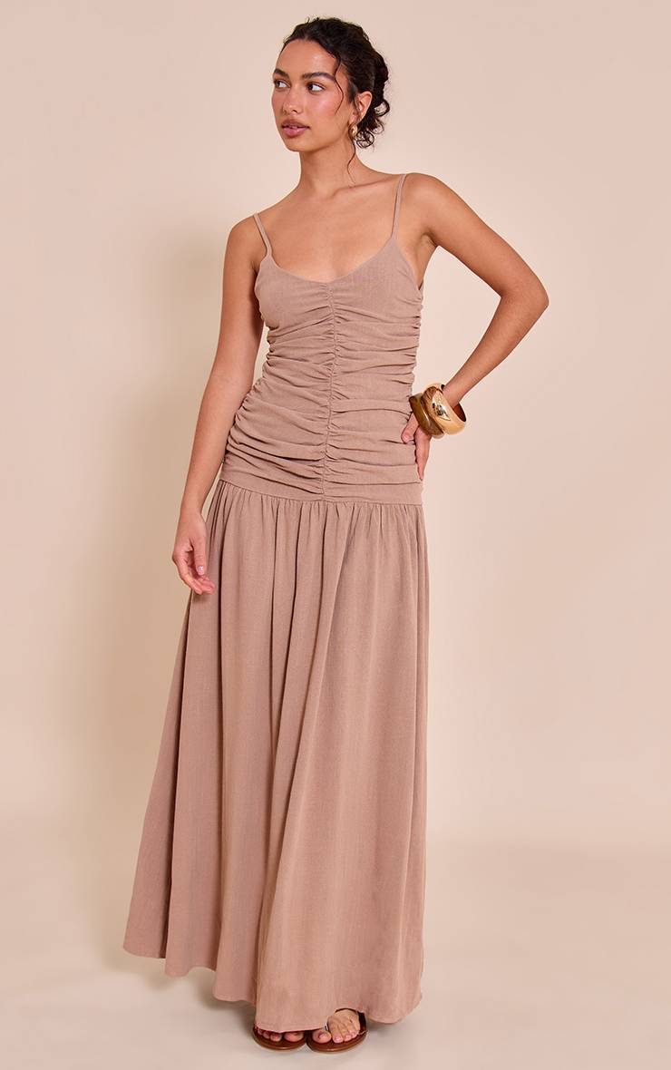 Taupe Robe Longue À Ourlet Tombant Avec Détails Froncés En Tissu Tissé Aspect Lin Texturé