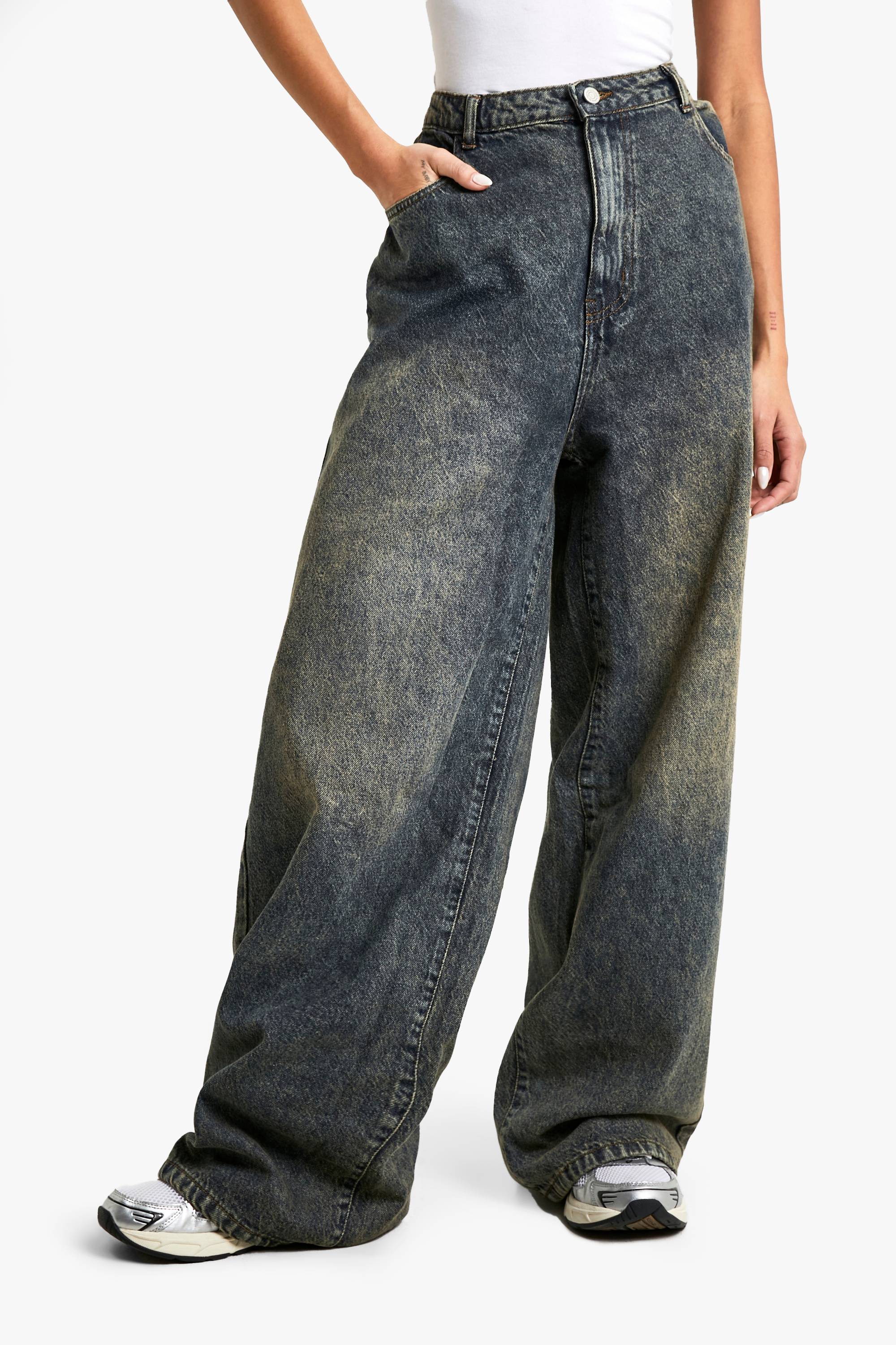 boohoo Le jean en denim à jambe droite