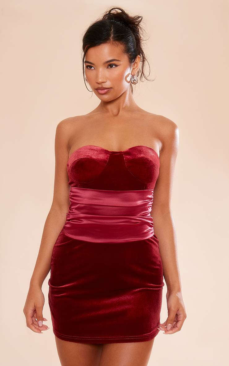Robe Droite Bustier En Velours Avec Détails En Satin