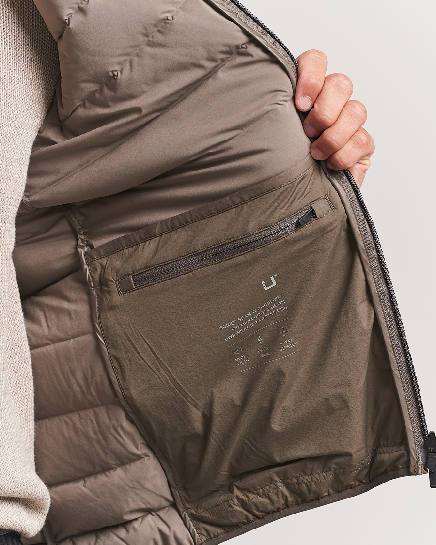 UBR Sonic Vest Dark Sand