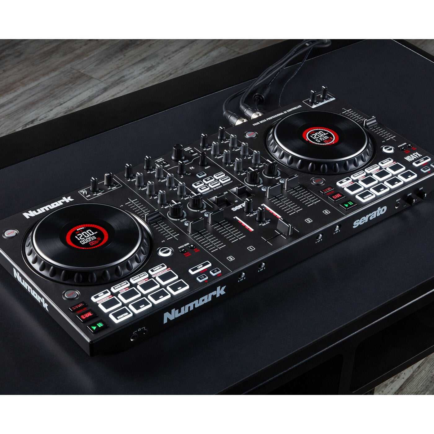 Numark NS4FX 4-kanaals DJ-controller