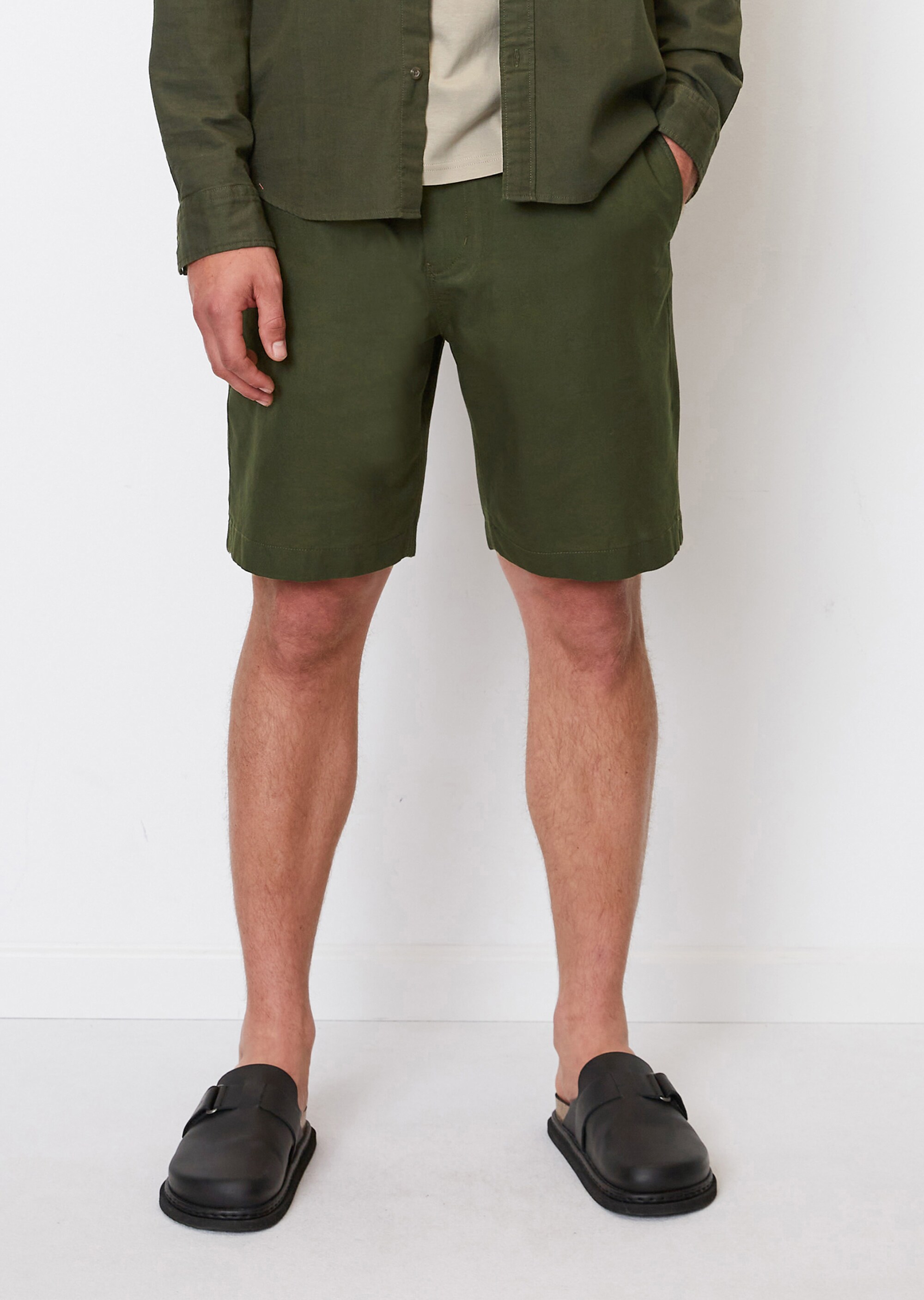 Shorts Modell EKSJÖ jogger relaxed aus Bio-Baumwolle und Leinen
