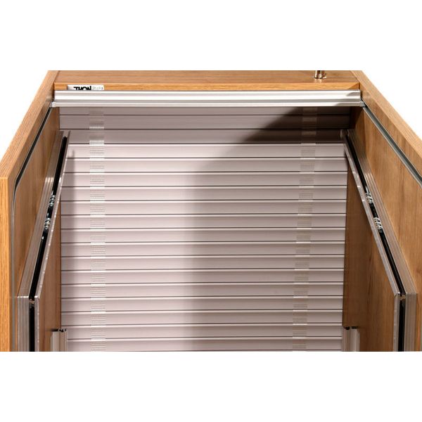 Thon Studio L-Rack 17U Media oak