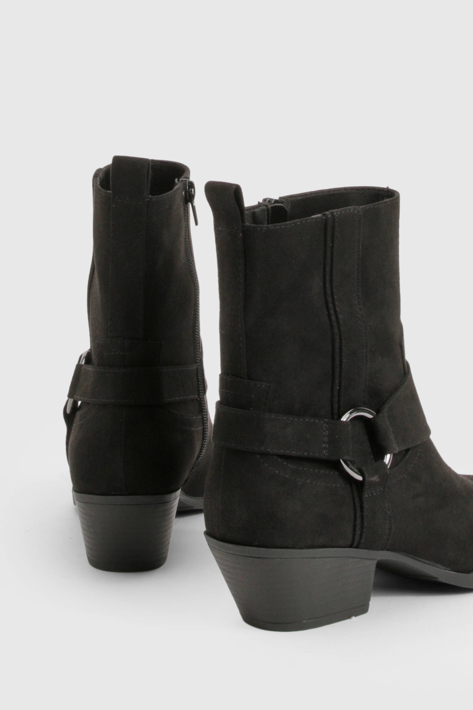 boohoo Bottes de cowboy à la cheville style western en synthétique suédé à embout argenté