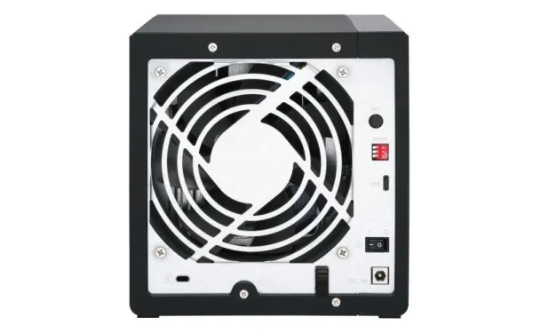 QNAP TR-004 - Harddisk-array - 0 TB - 4 bays (SATA-300) - USB 3.2 Gen 1 (ekstern)
