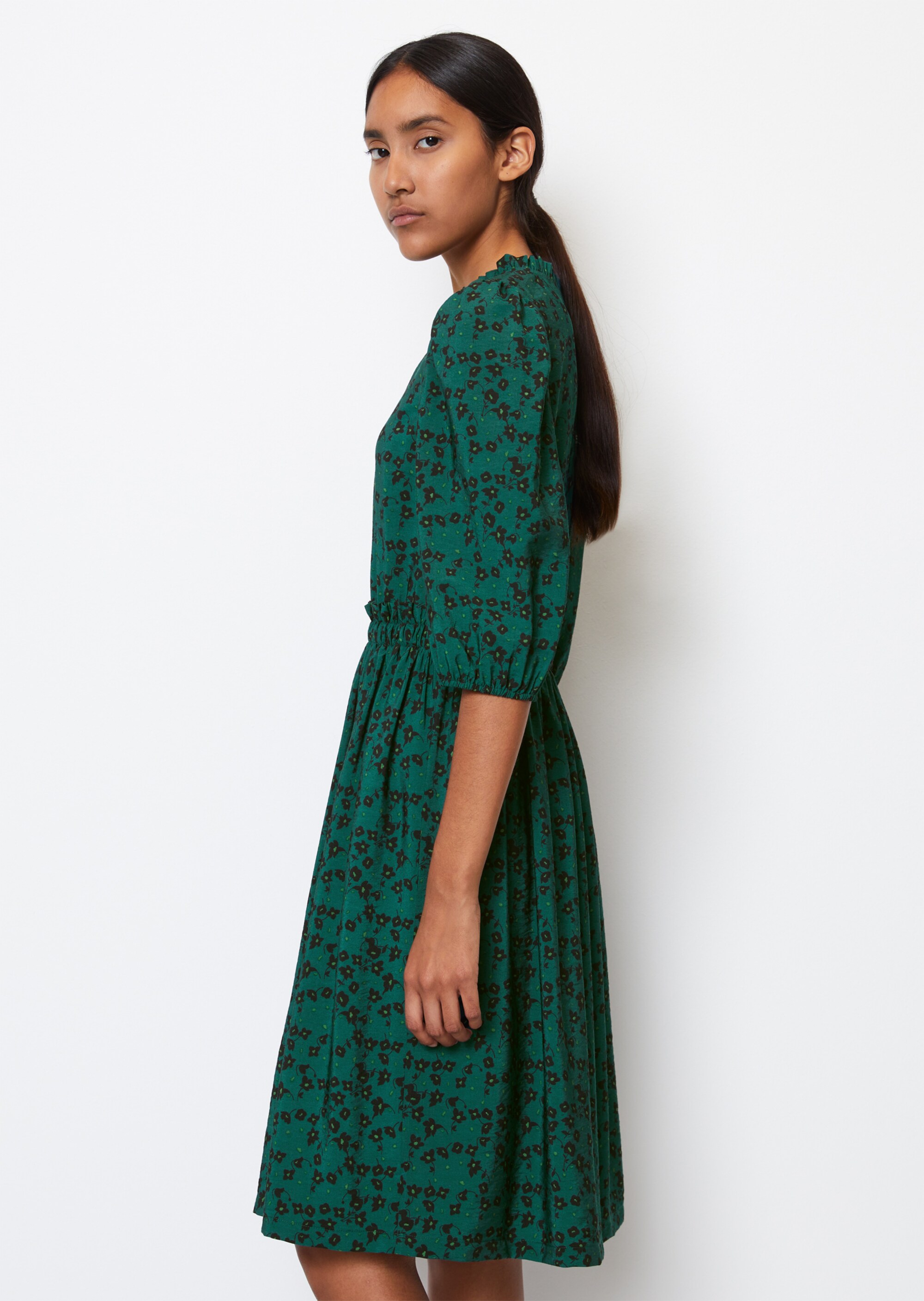 Rüschenkleid regularaus fließendem ECOVERO™ von LENZING™