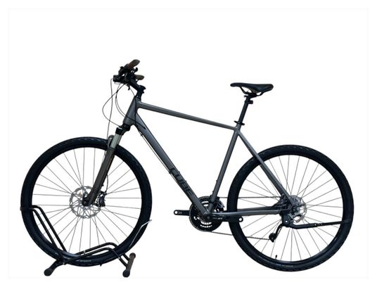 Produit reconditionné . Cube Nature SL XT 2022 . Vélo trekking . Cube . très bon état