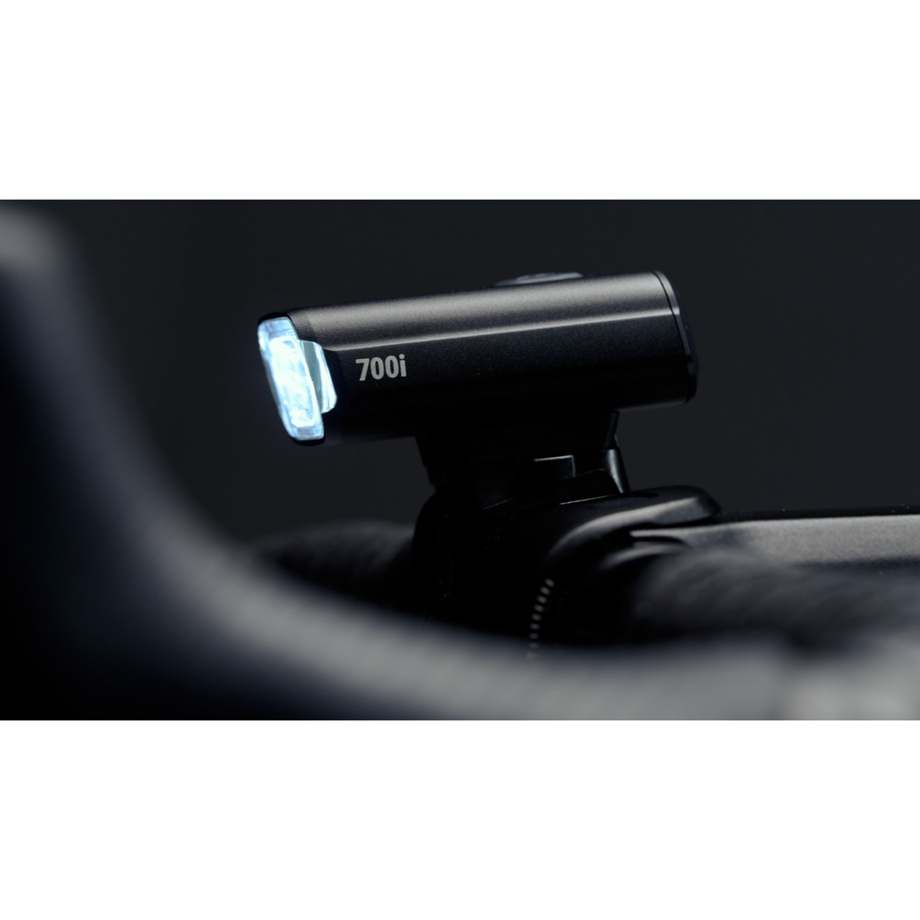 BBB Cycling BLS-262i NanoStrike 700i Voorlicht