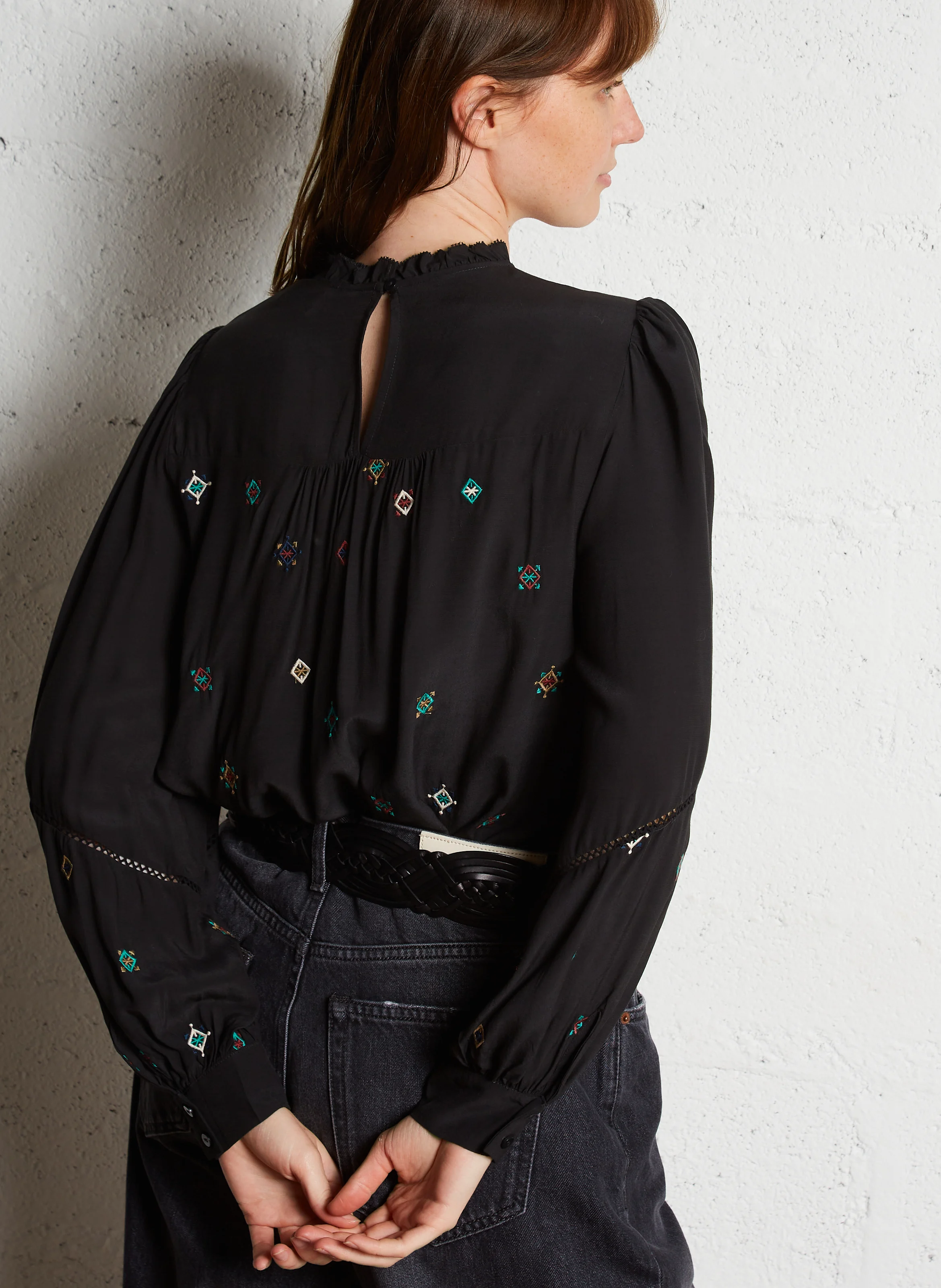 BINTI - Blouse droite à col montant | Noir