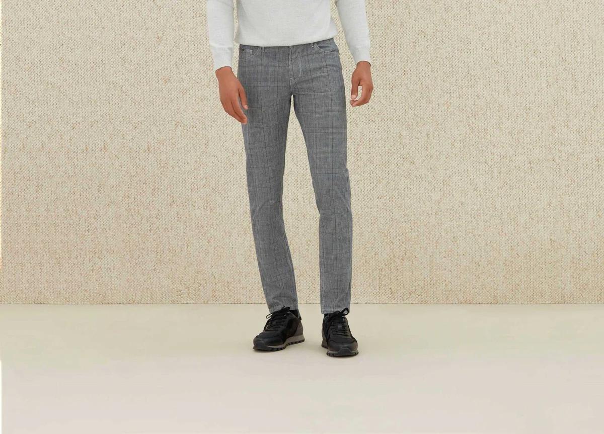 Pantalon à carreaux gris clair 
