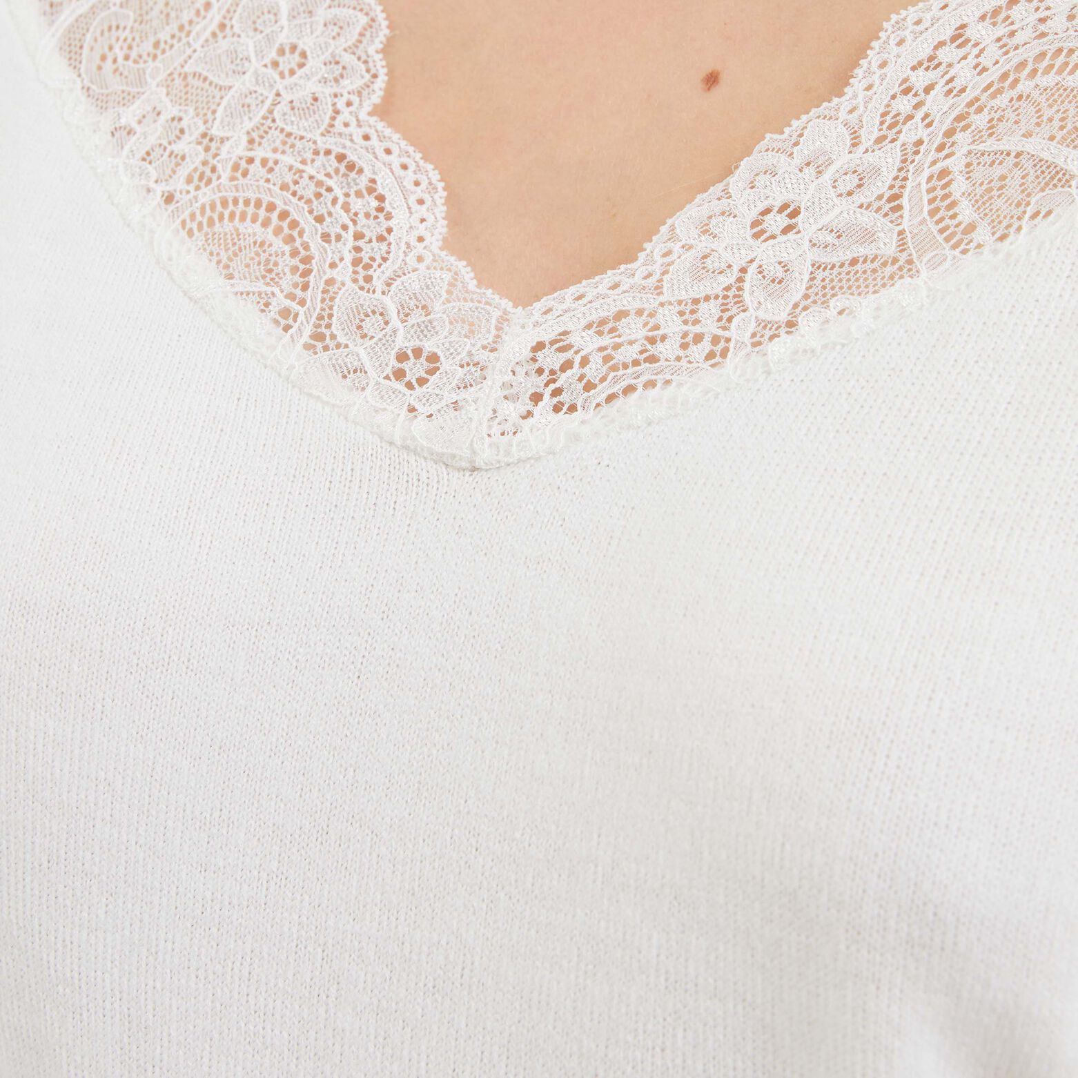 Pull col V dentelle femme