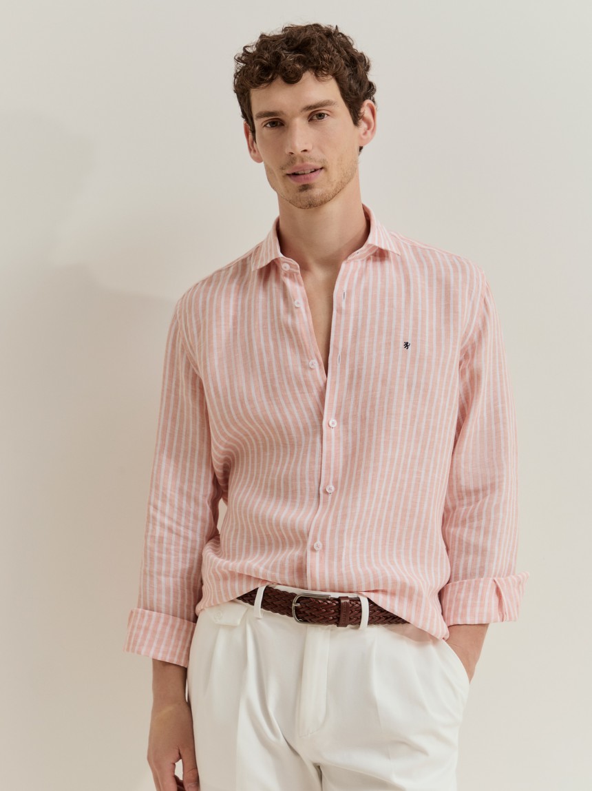 Camisa slim fit em linho às riscas