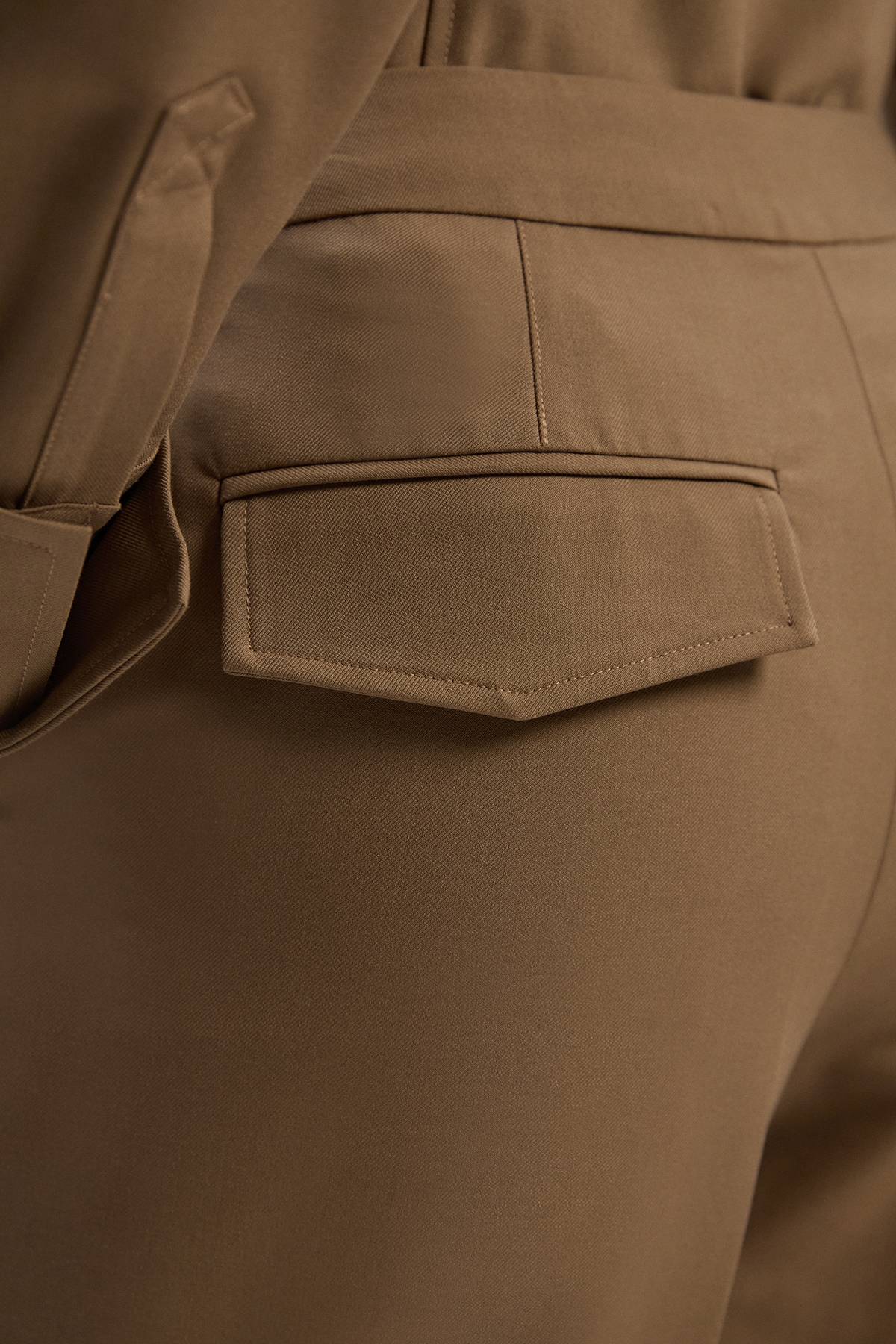 KarenMillen Pantalon Fuselé Ajusté en Mélange de Viscose