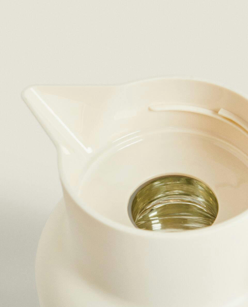 Garrafa térmica com alça de acácia
