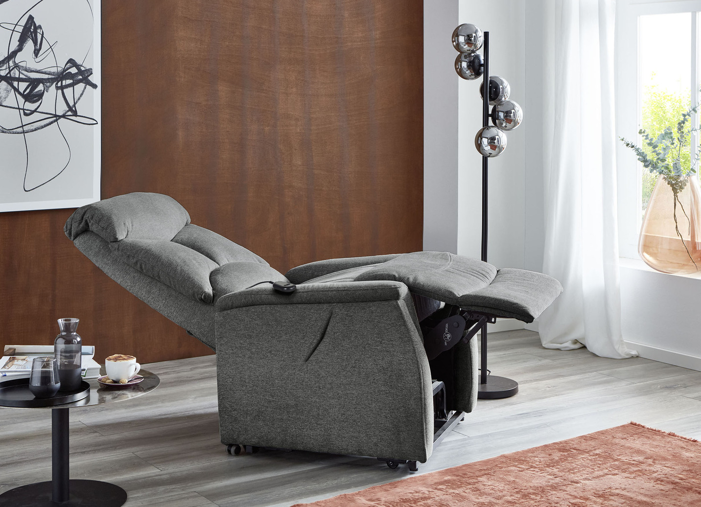 TV-Sessel mit Motor und Aufstehhilfe
