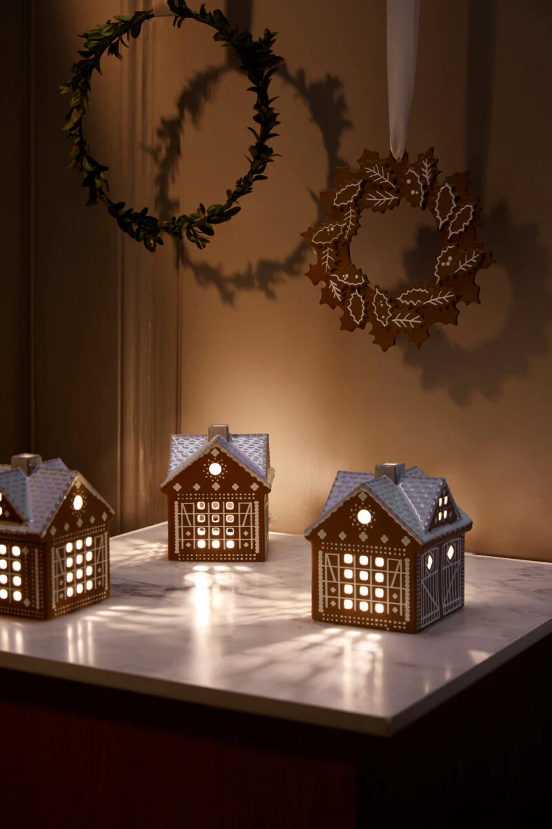 Kähler  Gingerbread Lyshus Julestald, brun - H11.5 cm.