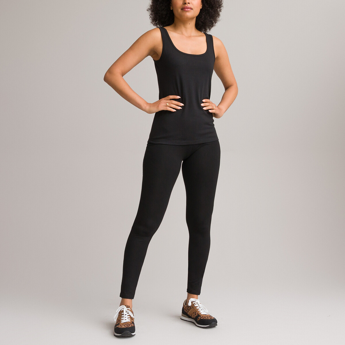 ANNE WEYBURN<br>Regata com gola redonda em algodão e modal