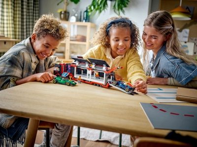 LEGO F1® truck met RB20 en AMR24 F1® auto's (60445)