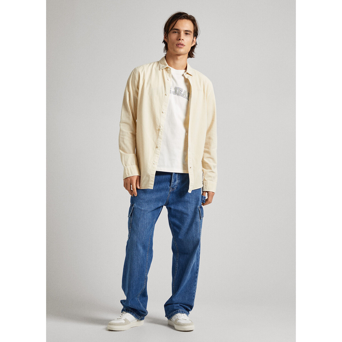 PEPE JEANS<br>Camisa reta lisa com colarinho abotoado