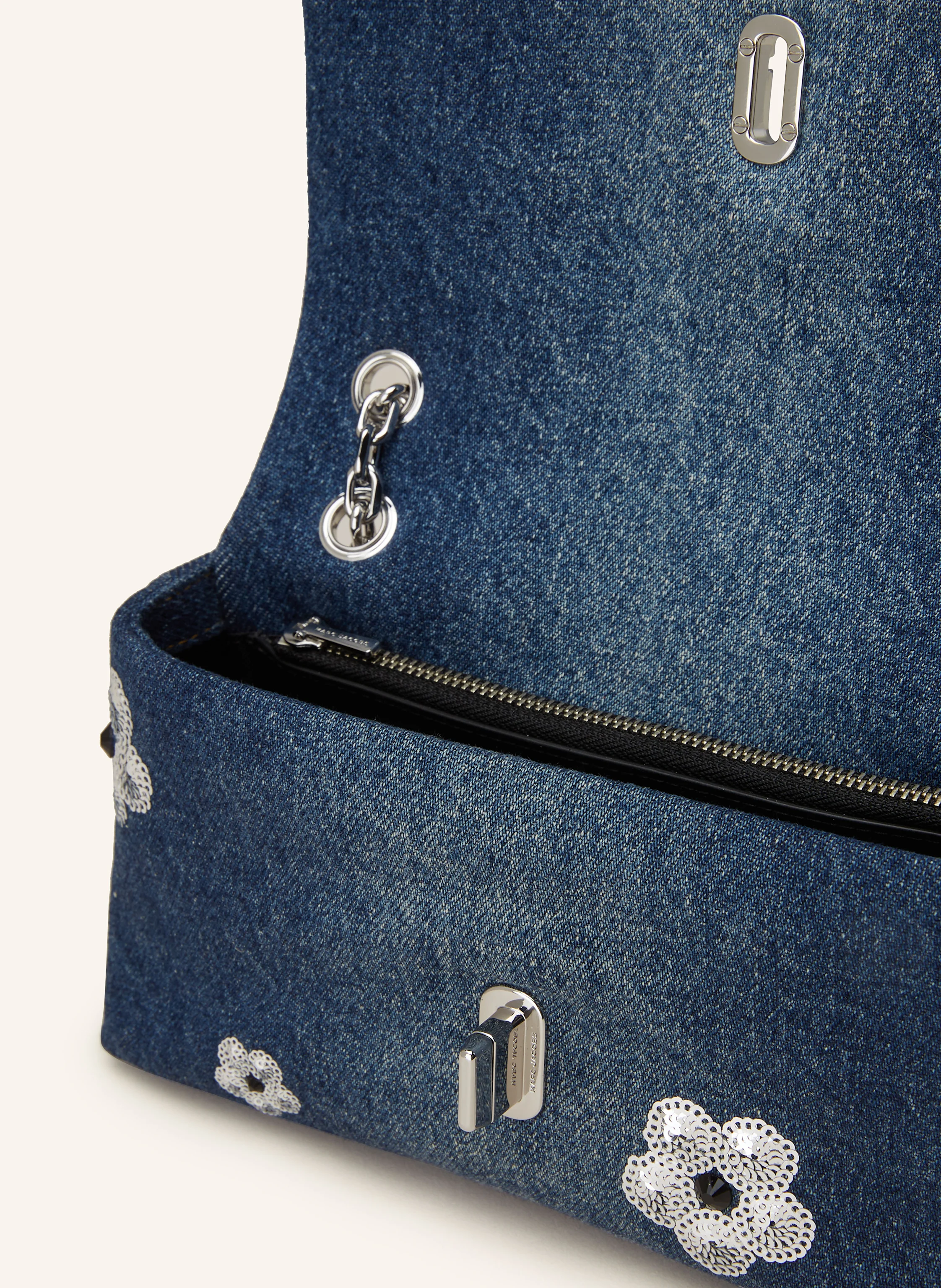 MARC JACOBS Umhängetasche THE SEQUIN DENIM DAISY DUAL CHAIN MINI BAG