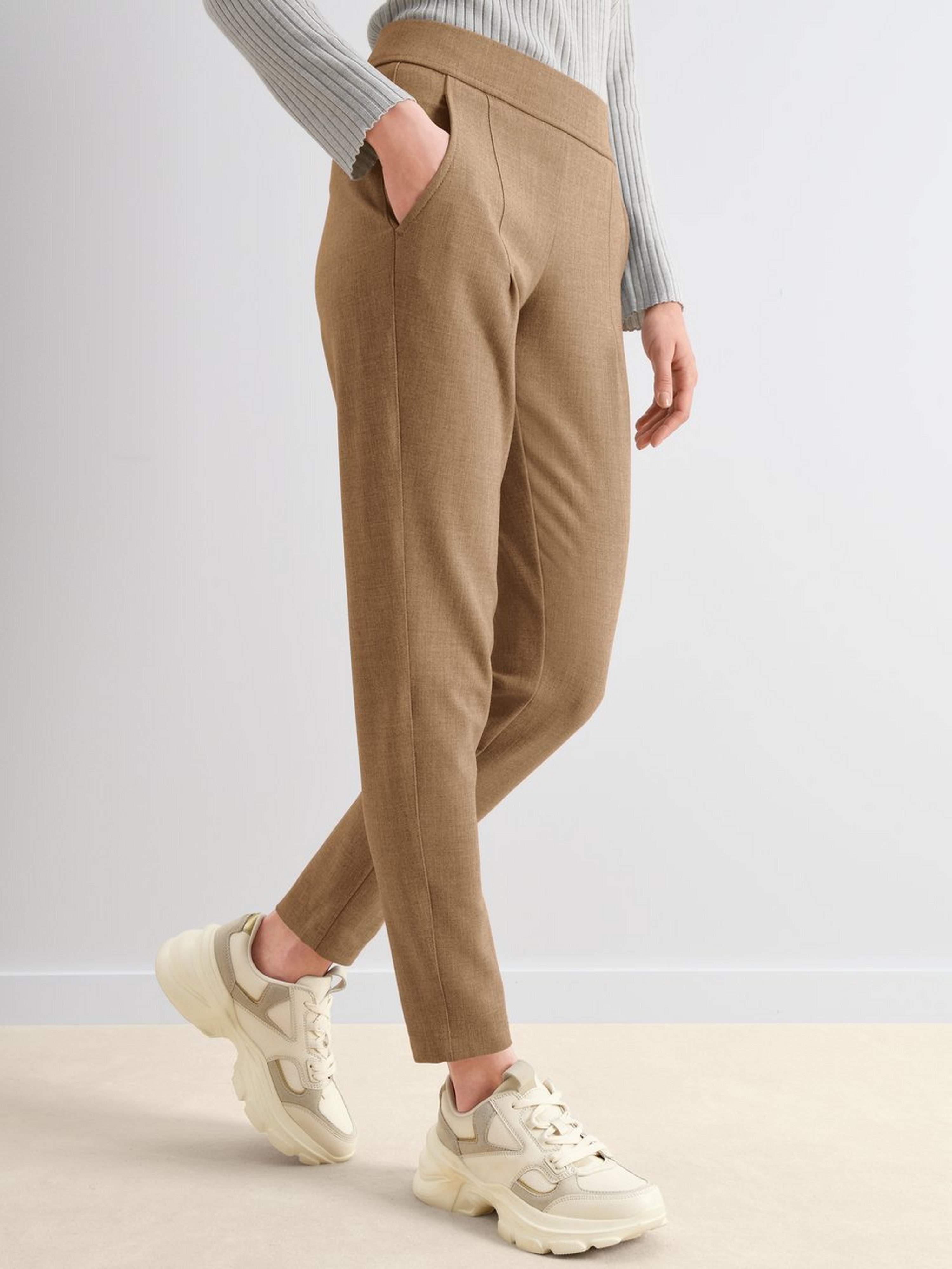 Knöchellange Hose Modell Candice