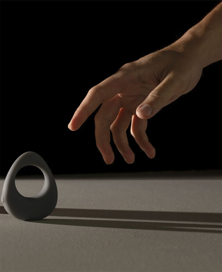 MAUDE Maude - Band Vibrating Ring - Charcoal Charcoal