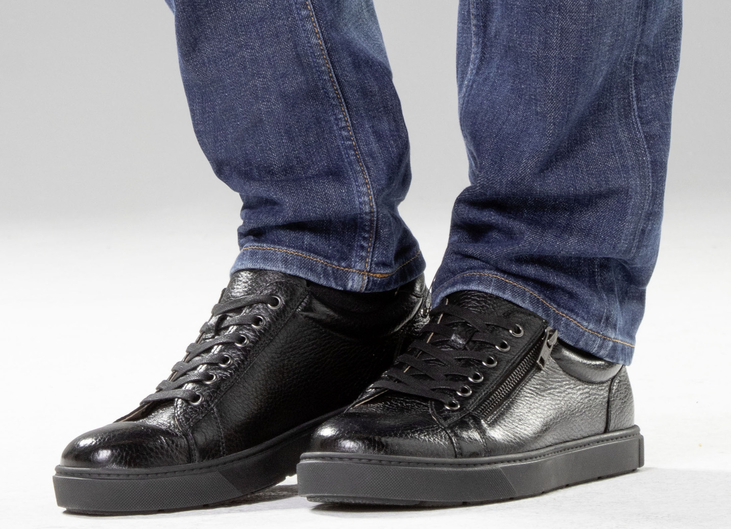 Sneaker aus bestem, genarbtem Hirsch-Nappaleder