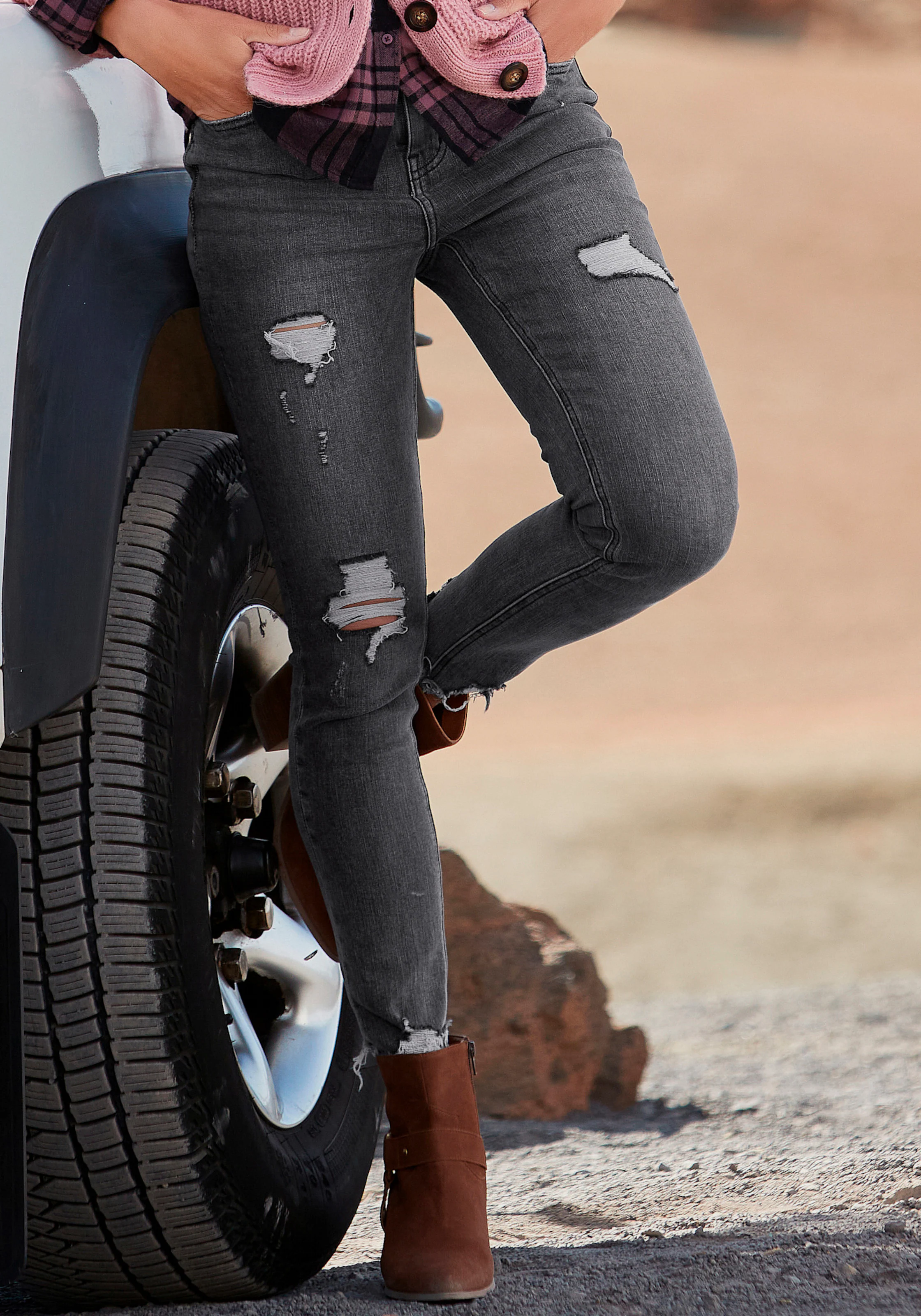 Destroyed-Jeans